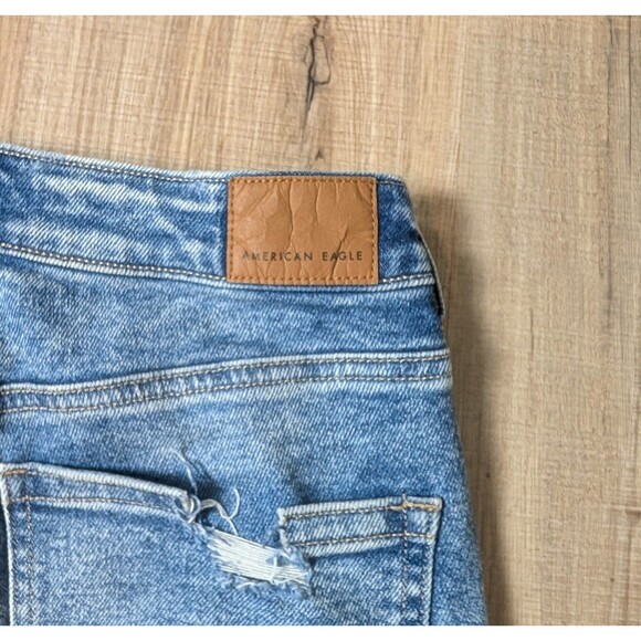 American Eagle Mom Jean Size 6 X-Long Blue Acid Destroyed Distressed  Women's - Picture 4 of 10